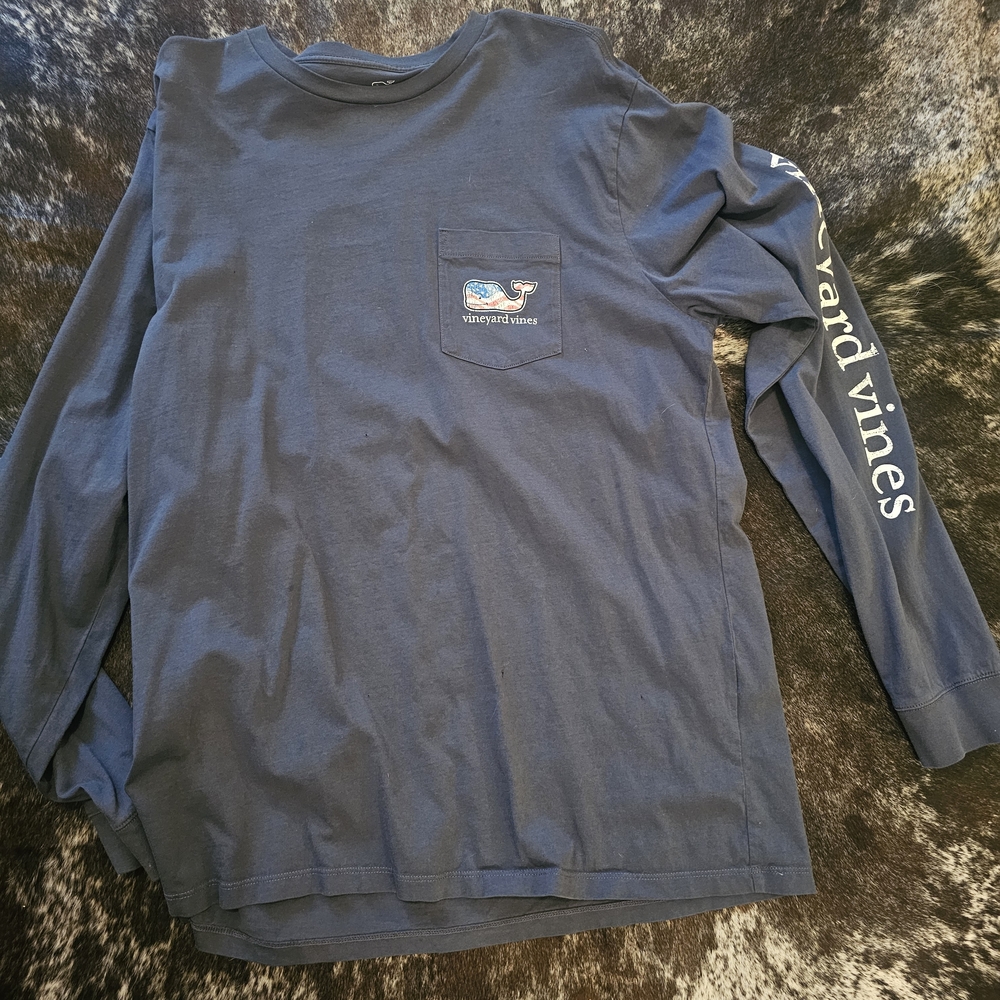 Vineyard Vines Large Long-Sleeve Pocket Tee in Navy with Sleeve Logo - 105